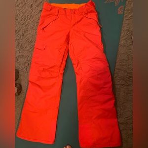 North face snowpants. Brand new, never worn. Tags on.